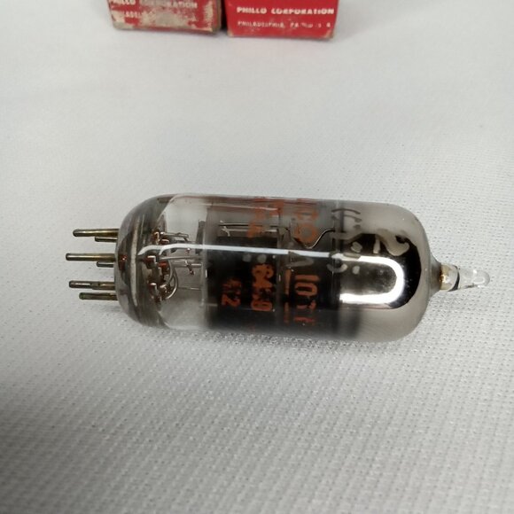 Mid Century Electronic Tube With Box Set Of 2 Philco Model 2CY5 NOS NIB 1950s - Picture 5 of 10